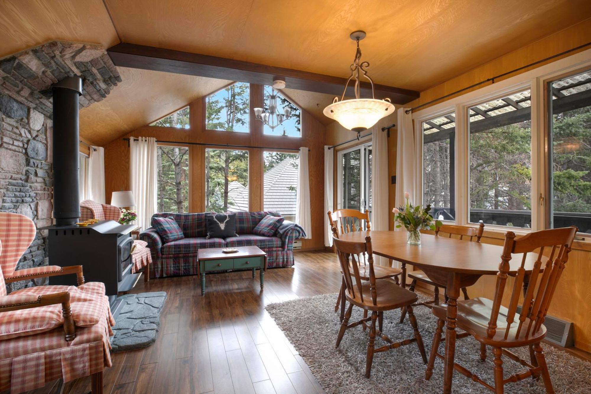 Elkhorn Lodge Vacation Rentals 班夫 外观 照片