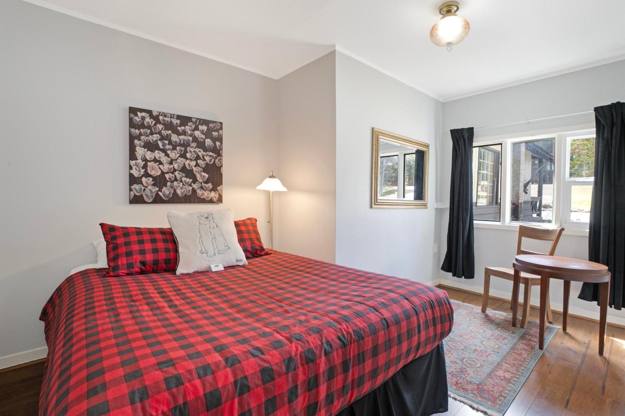 Elkhorn Lodge Vacation Rentals 班夫 外观 照片